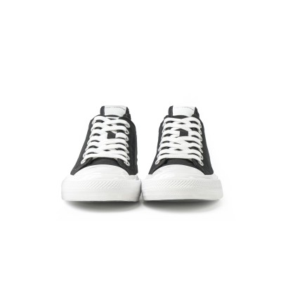 Kampus III Lo Lace Sneakers in Black/White Canvas