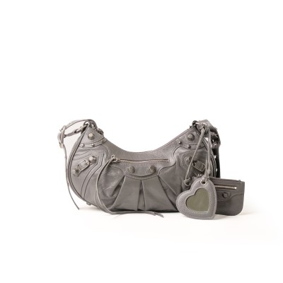 Le Cagole Shoulder Bag S Arena Lamb Dark Grey