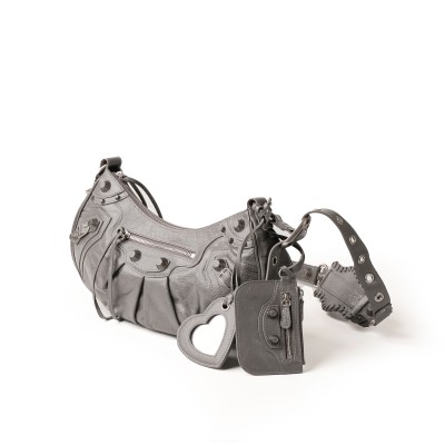 Le Cagole Shoulder Bag S Arena Lamb Dark Grey