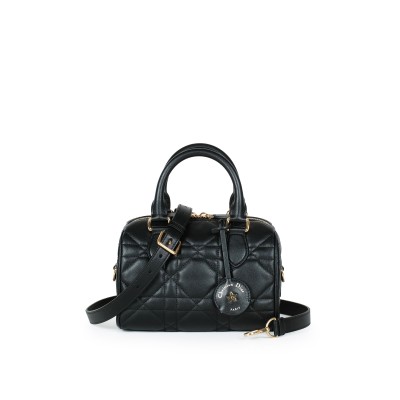 Groove 20 Bag Macrocannage Calfskin in Black