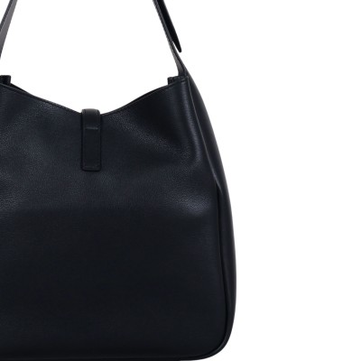 Le 5 A 7 Supple Small in Grained Leather Black