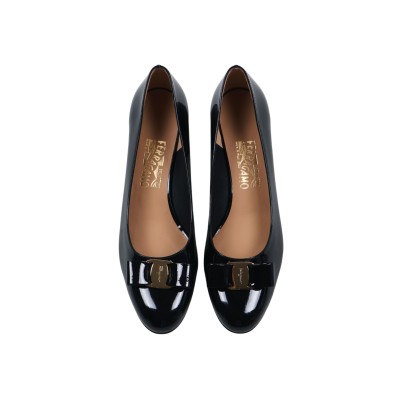 Vara Bow Pumps 3cm in Oxford Black Patent