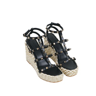 Rockstud Calfskin Wedges Sandal Platino Black