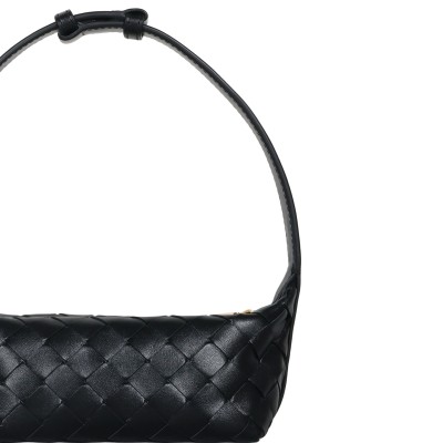 Wallace Town Pouch Shoulder Bag in Black